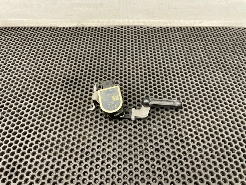 Датчик положения кузова Bmw 7-Series 2011 37146781361 F01 N54B30A 3.0, передний левый