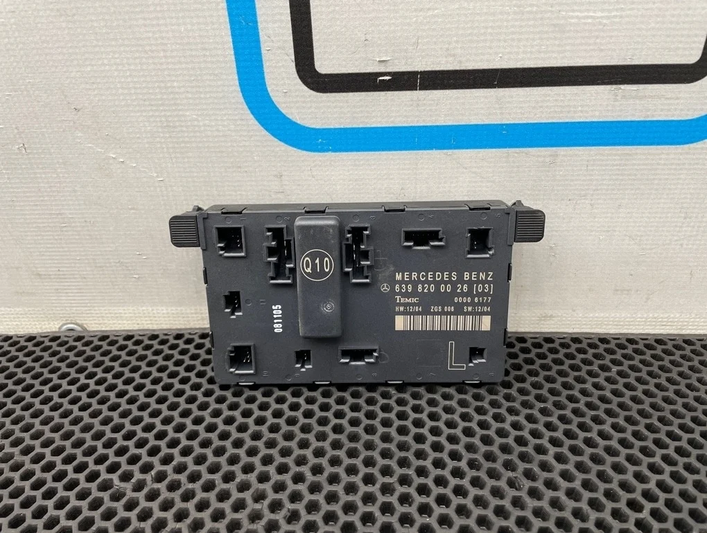 Блок двери Mercedes-Benz V-Class 2009 A6398200026 W639 272.978 3.5, передний левый