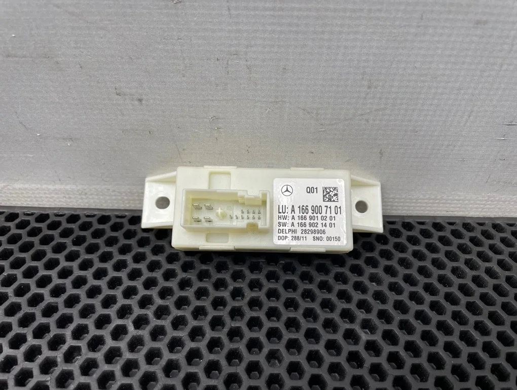 Блок электронный Mercedes-Benz C-Class 2011 A1669007101 W204 271.860 1.8