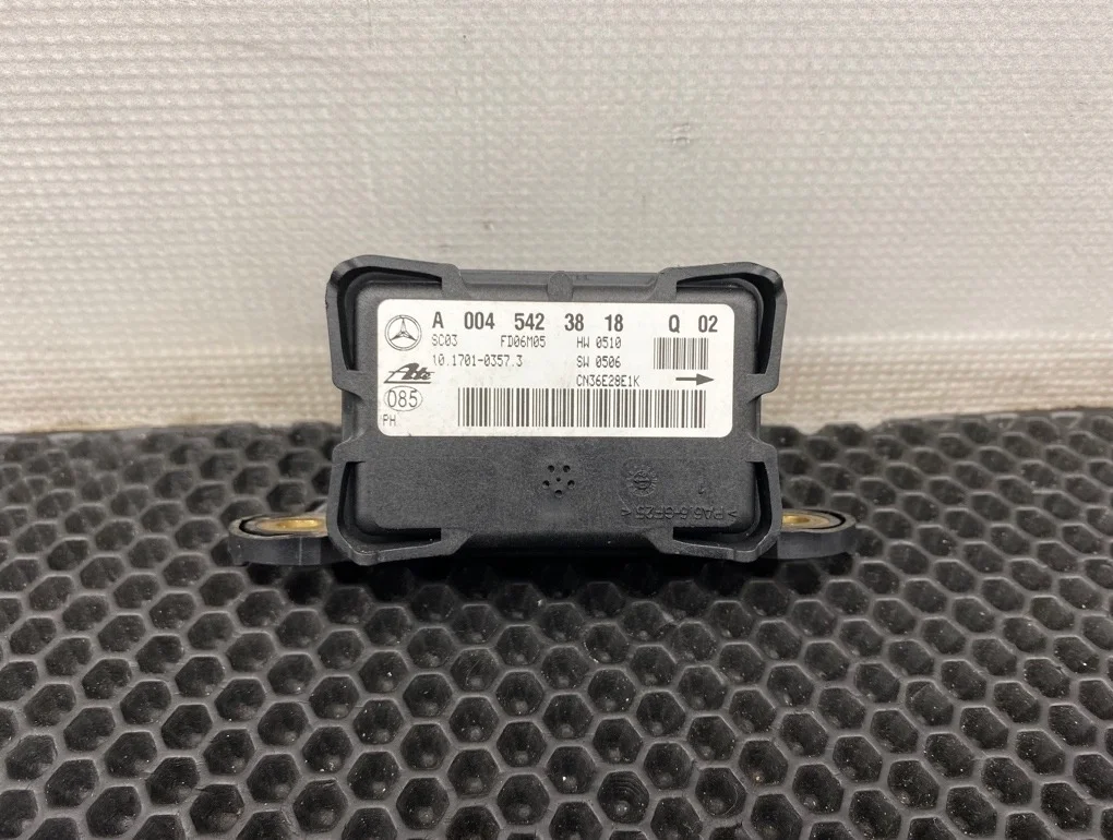 Датчик ускорения Mercedes-Benz Ml-Class 2006 A0045423818 W164 272.967 3.5