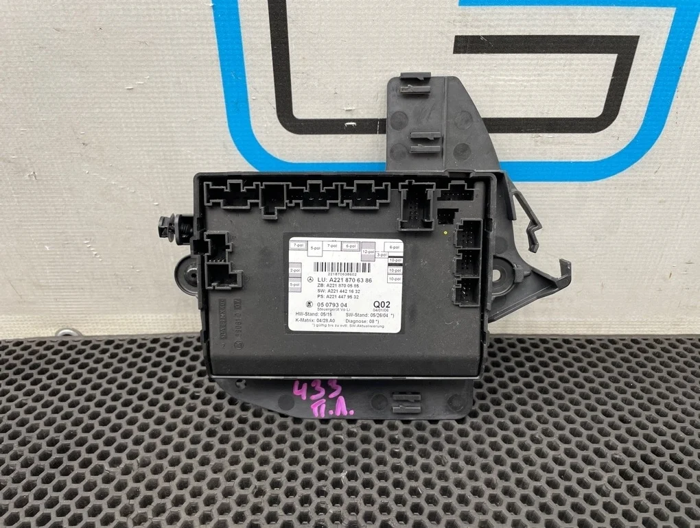 Блок двери Mercedes-Benz S-Class 2006 A2218706386 W221 273.961 5.5, передний левый