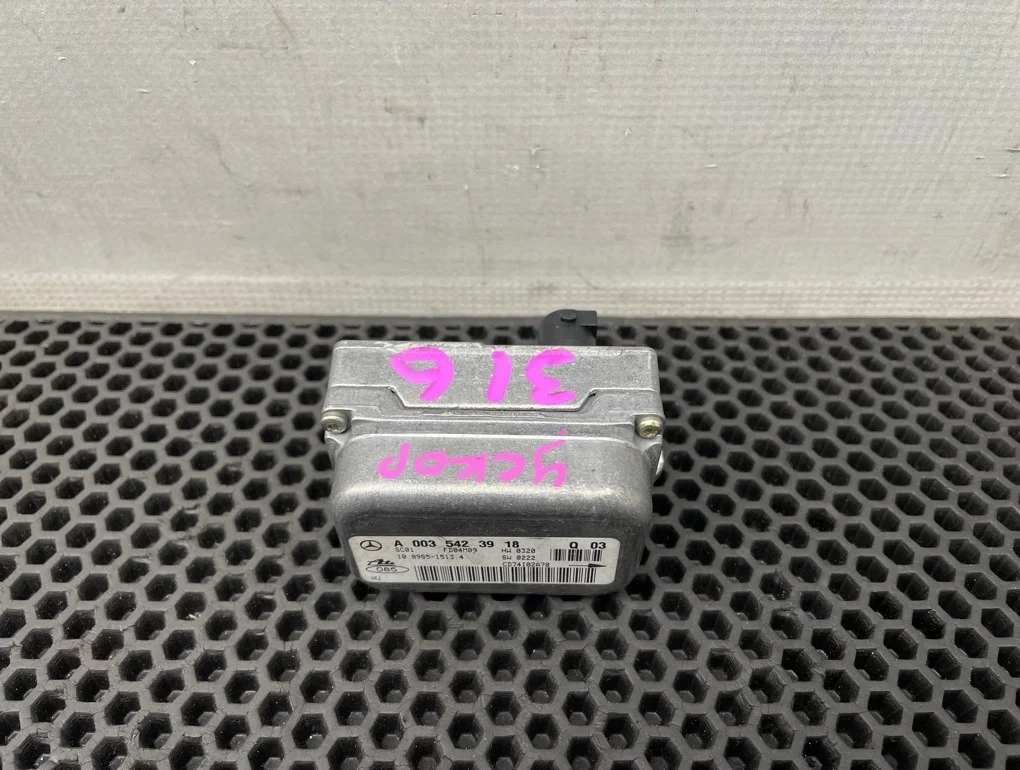 Датчик ускорения Mercedes-Benz C-Class 2004 A0035423918 W203 271.940 1.8