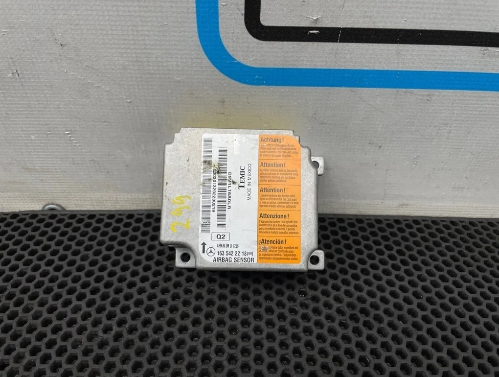 Блок Air Bag Mercedes-Benz Ml-Class 2001 A1635422218 W163 112.942 3.2