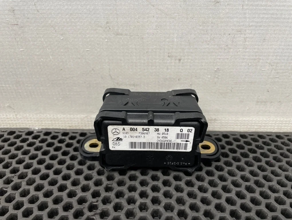 Датчик ускорения Mercedes-Benz Ml-Class 2006 A0045423818 W164 272.967 3.5