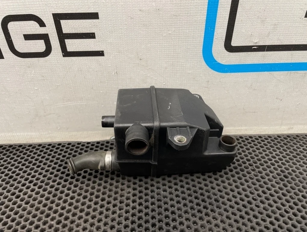 Маслоотделитель Volvo Xc90 2006 8692211 C B5254T2 2.5