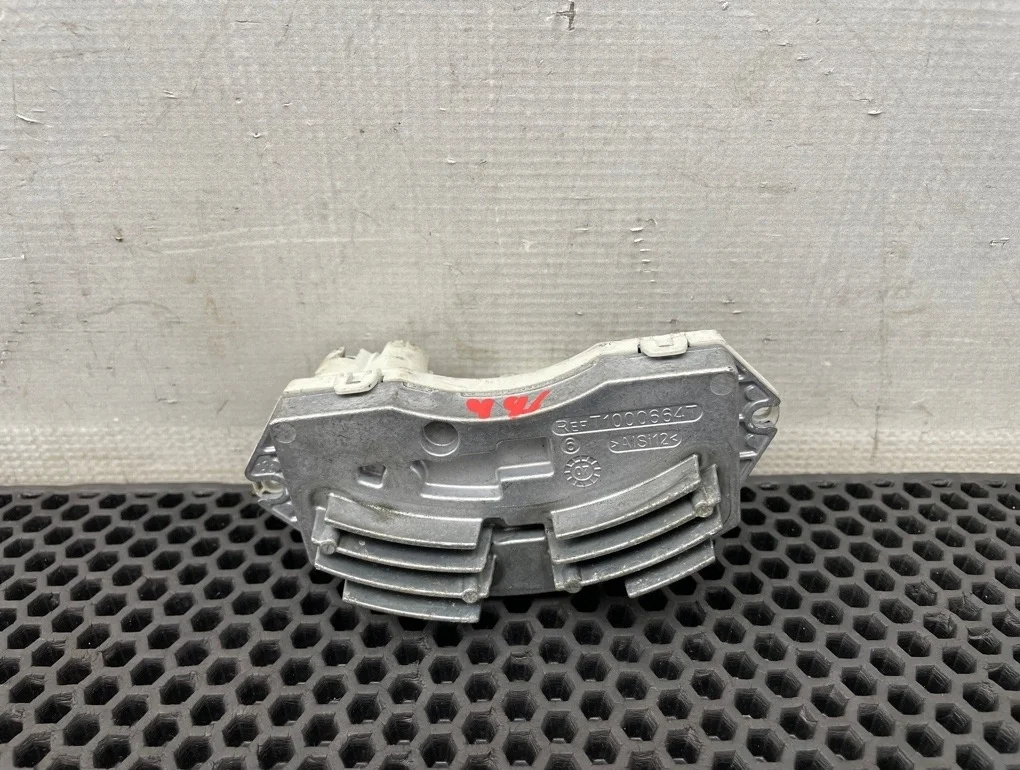 Резистор отопителя Bmw X5 2007 64119265892 E70 N52B30A 3.0