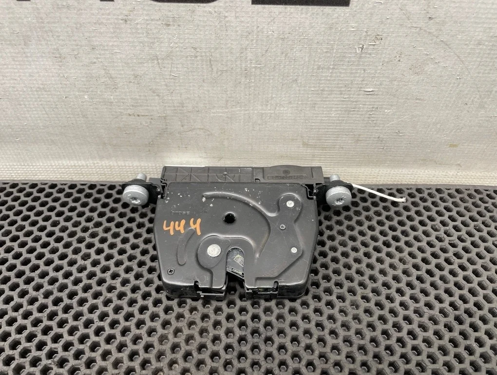 Замок багажника Bmw 3-Series 2013 51247191212 F30 N20B20B 2.0