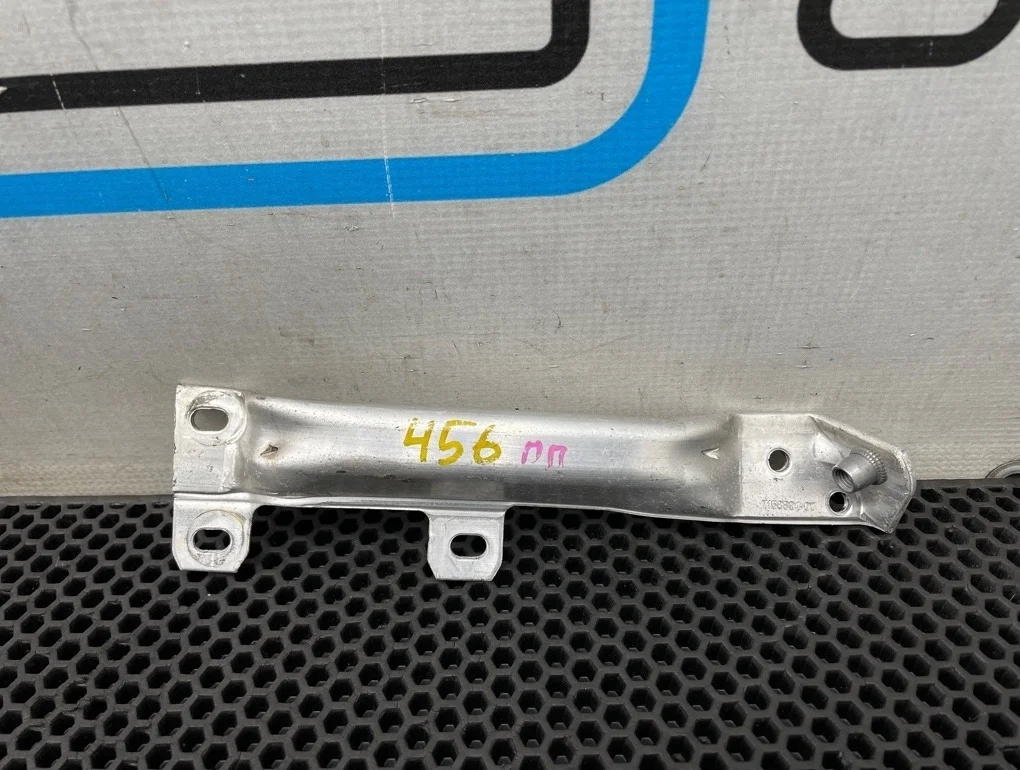 Кронштейн усилителя бампера Bmw 5-Series 2010 51117158894 F10 N55B30A 3.0, передний правый