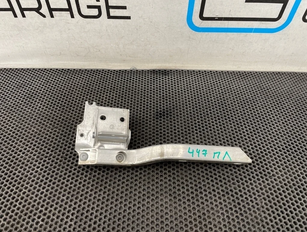 Кронштейн радиатора Bmw 7-Series 2010 51117186513 F01 N54B30A 3.0, передний левый