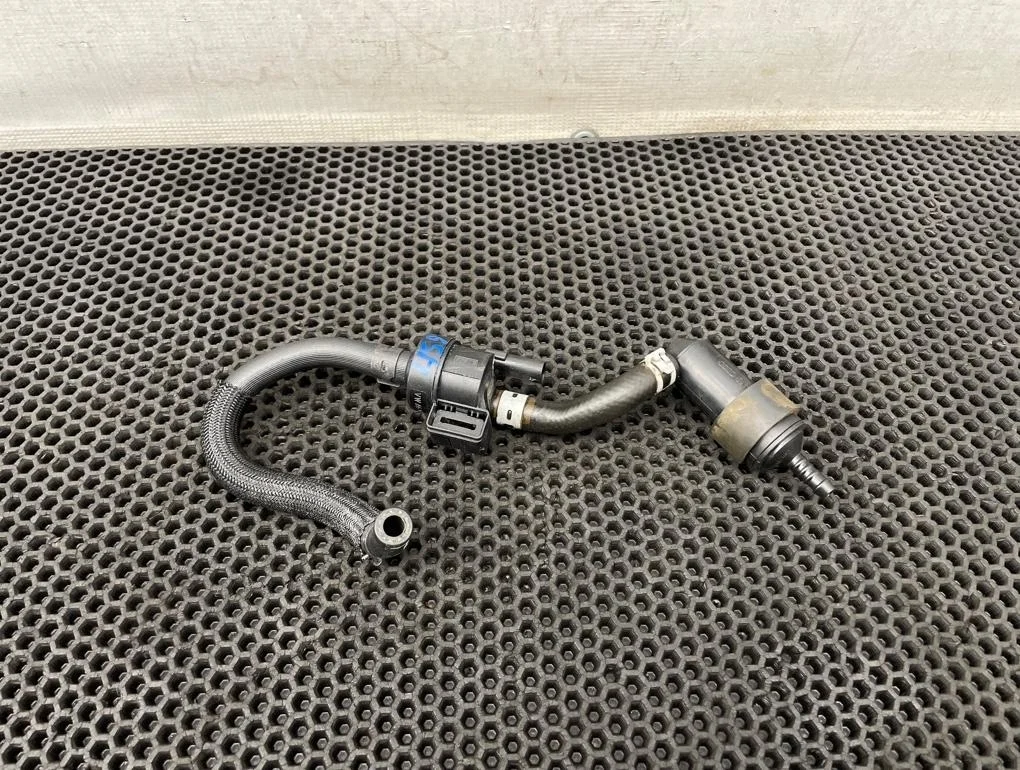 Клапан вентиляции топливного бака Audi A6 2011 06H906517G C7 CHVA 2.8