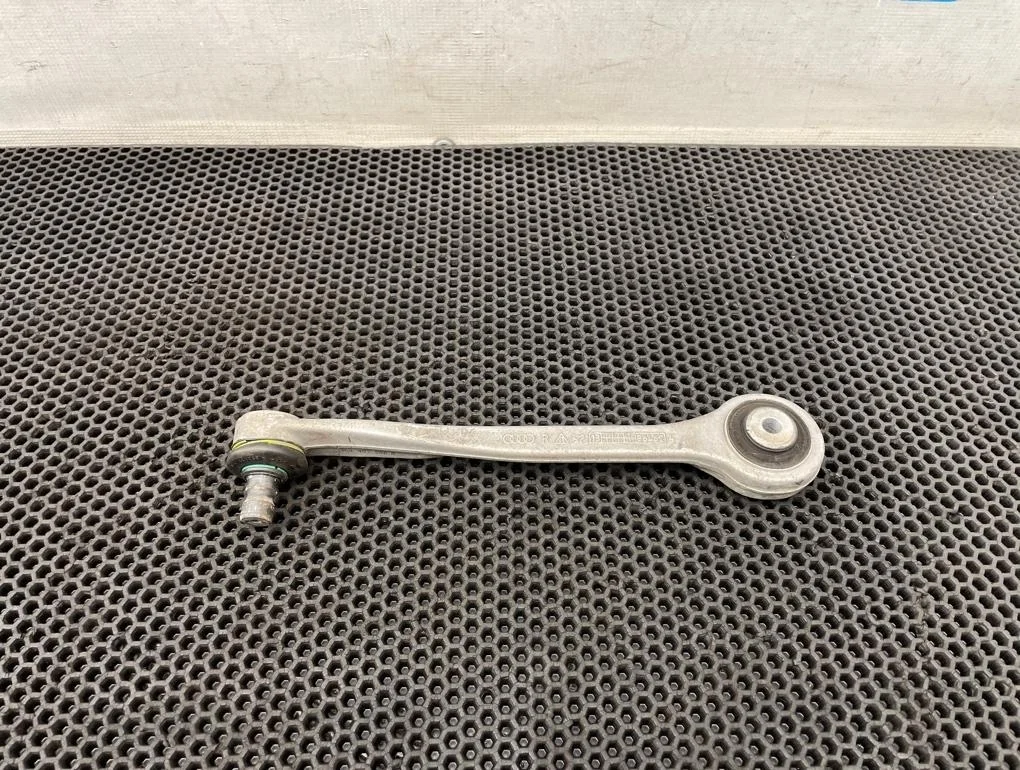 Рычаг Audi A6 2014 8K0407506M C7 CDNB 2.0, передний правый