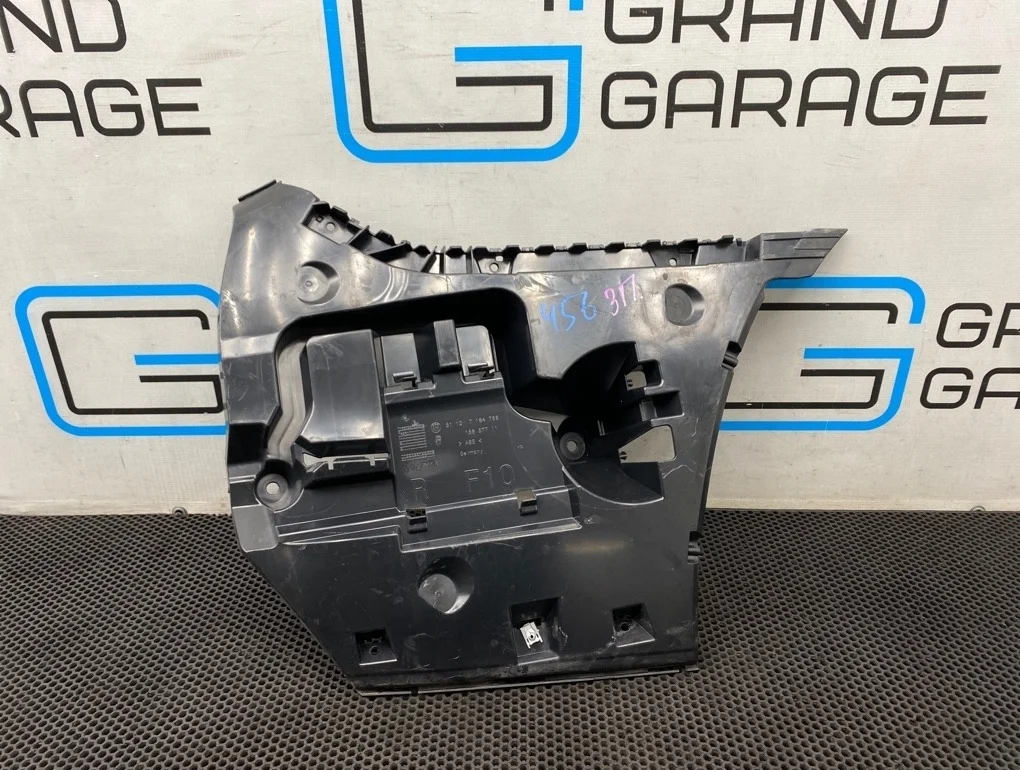 Кронштейн бампера Bmw 5-Series 2010 51127184768 F10 N55B30A 3.0, задний правый