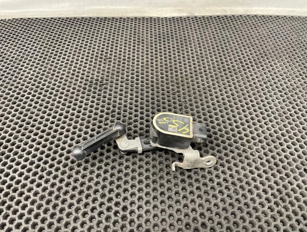 Датчик положения кузова Bmw 5-Series 2010 37146781362 F10 N55B30A 3.0, передний правый