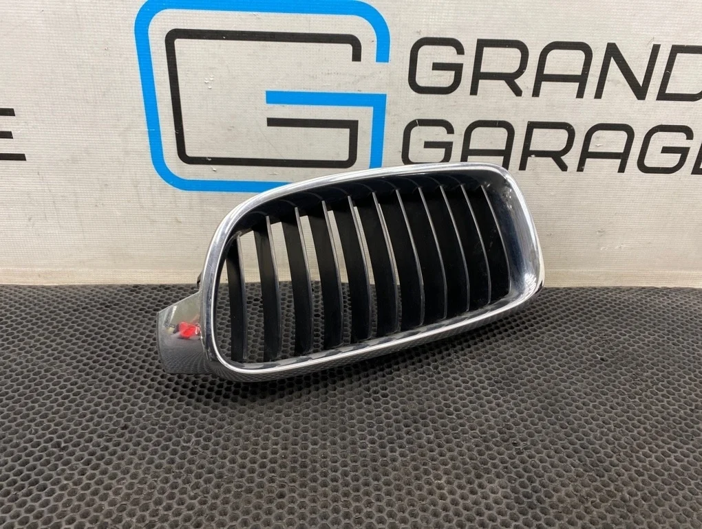 Решетка радиатора Bmw 3-Series 2013 51137255411 F30 N20B20B 2.0, левая