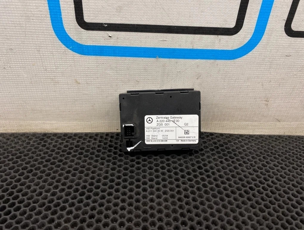 Блок электронный Mercedes-Benz S-Class 2004 A2204451900 W220 113.960 5.0