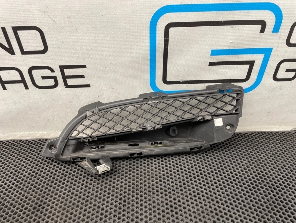 Решетка в бампер Jaguar Xf 2013 C2Z13203 X250 204PT 2.0, передняя правая