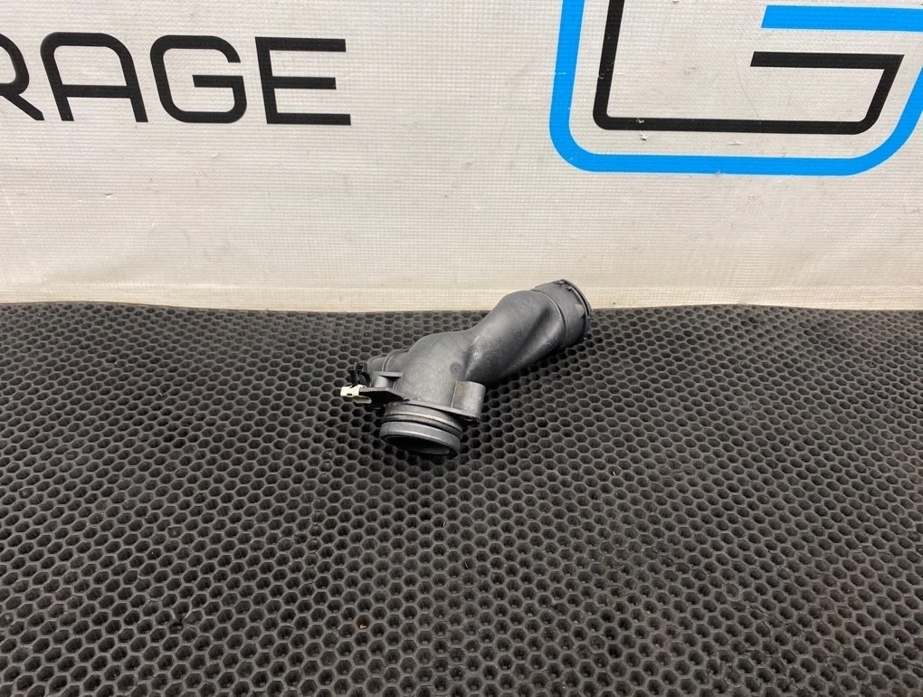 Патрубок охлаждения Mercedes-Benz C-Class 2011 A2712002056 W204 271.860 1.8