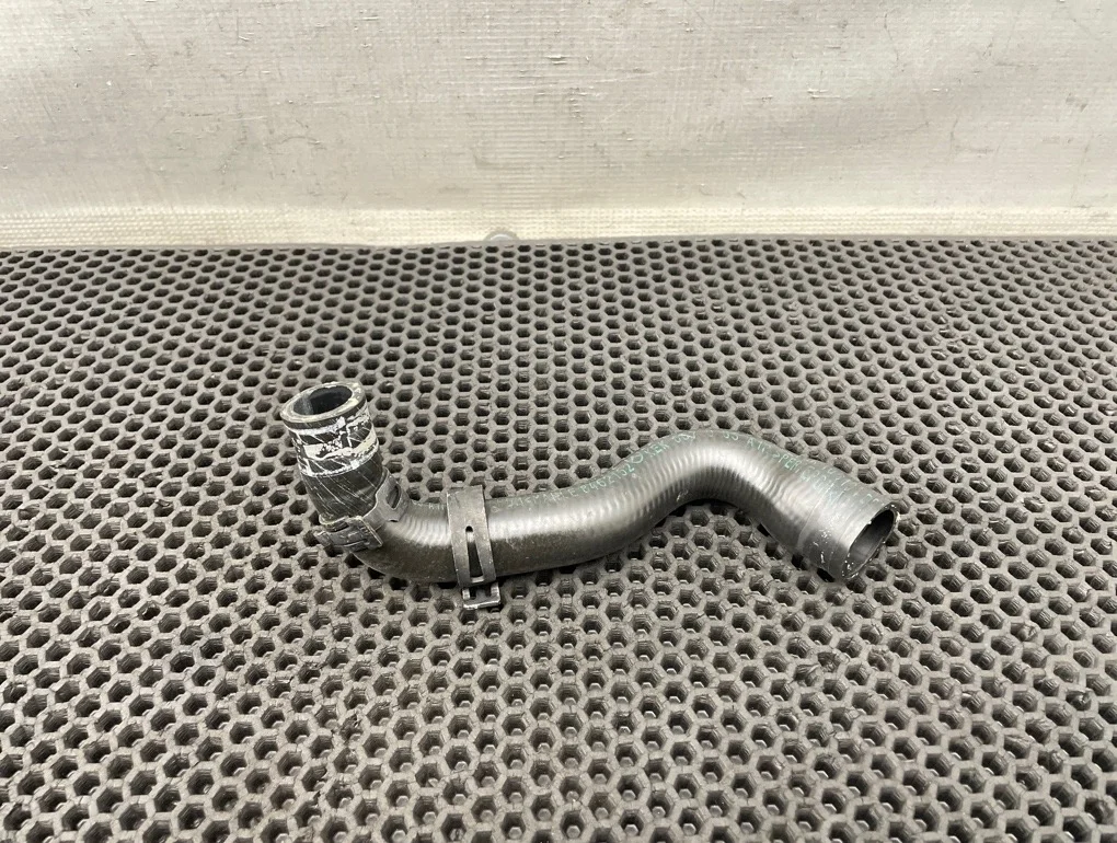 Патрубок охлаждения Mercedes-Benz Clk-Class 2007 A2712030182 W209 271.955 1.8