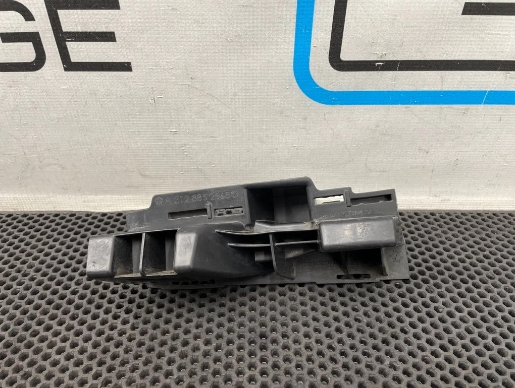 Кронштейн бампера Mercedes-Benz E-Class 2012 A2128852565 W212 276.952 3.5, передний левый