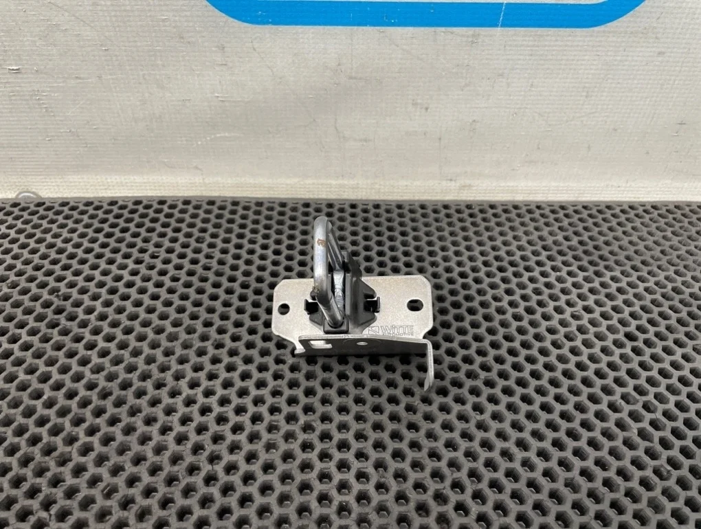 Крюк капота Bmw X3 2011 51237210734 F25 N52B30A 3.0, левый