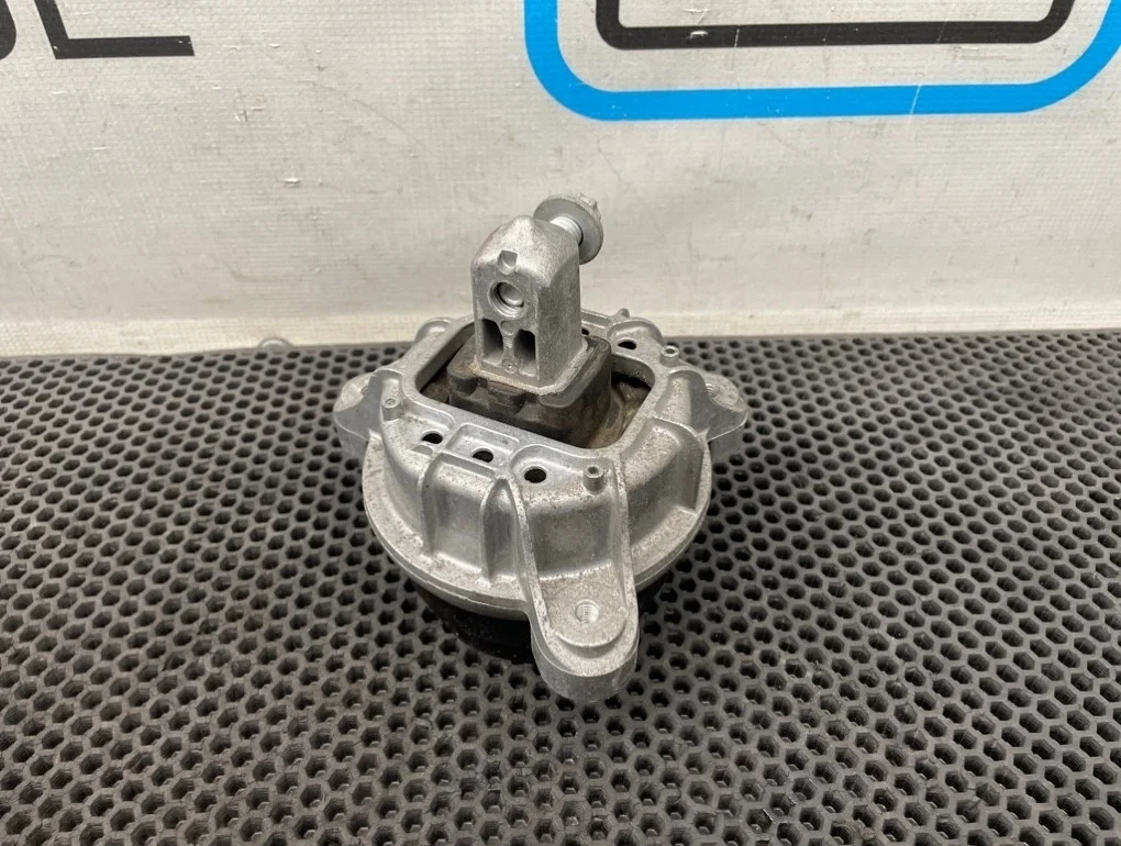 Подушка двигателя Bmw 5-Series 2010 22116786528 F10 N55B30A 3.0, правая