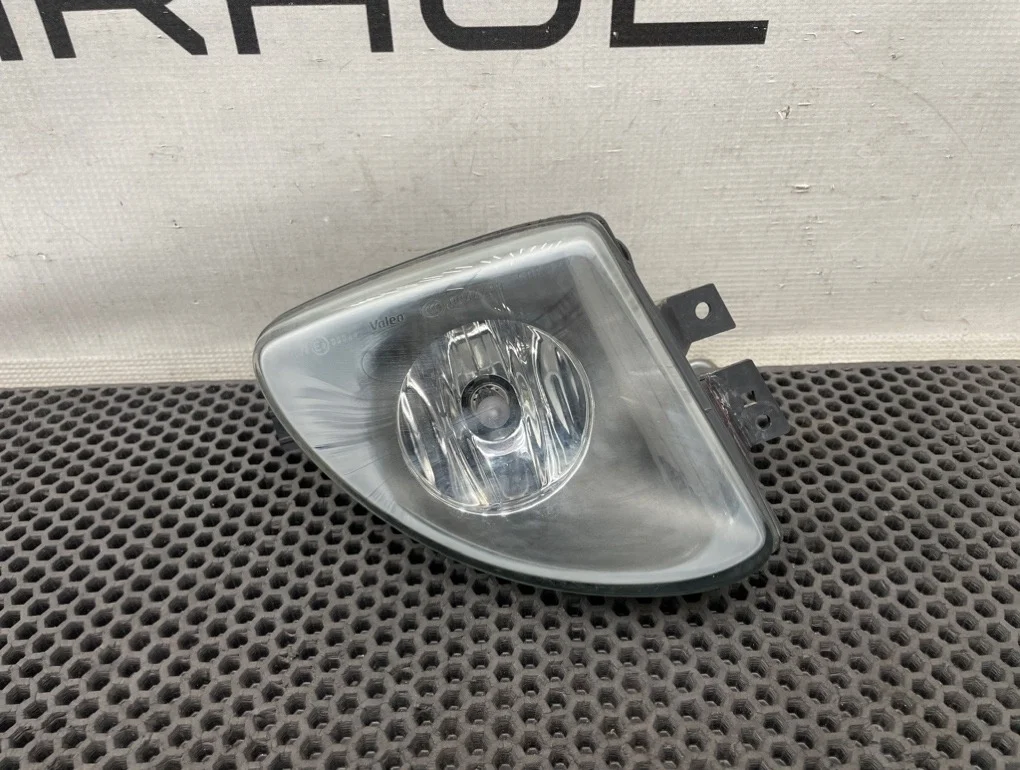 Фара противотуманная Bmw 5-Series 2011 63177216888 F10 N52B25A 2.5, правая