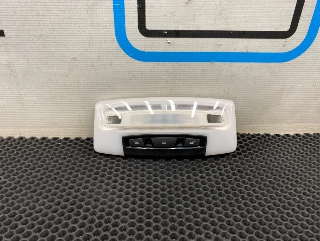 Плафон салона Bmw 3-Series 2014 61317945953 F30 N20B20B 2.0, задний