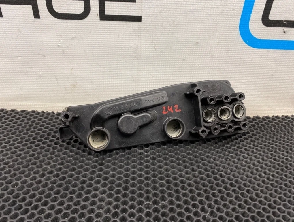 Теплообменник Bmw 5-Series 2006 17117507973 E60 N52B25A 2.5