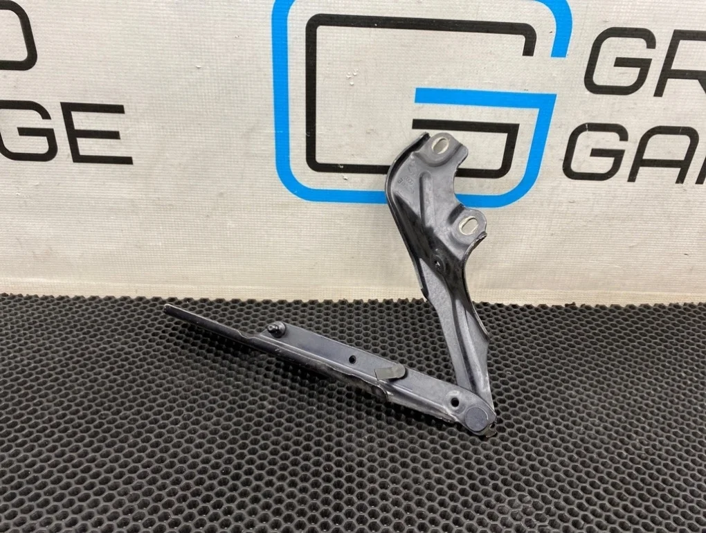Петля капота Audi A6 2014 4G8823301E C7 CDNB 2.0, левая