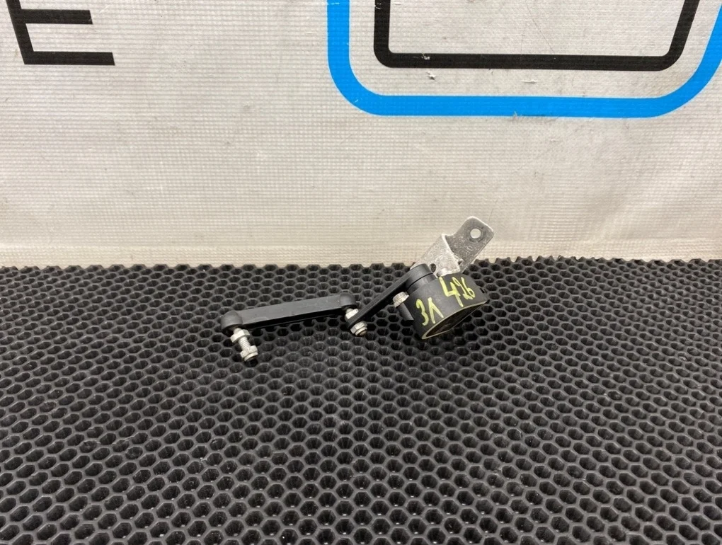 Датчик положения кузова Bmw 5-Series 2011 37146786797 F10 N52B25A 2.5, задний левый