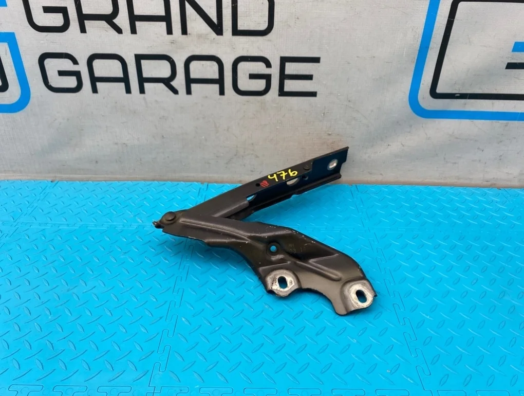 Петля капота Audi A6 2011 4G8823302C C7 CHVA 2.8, правая