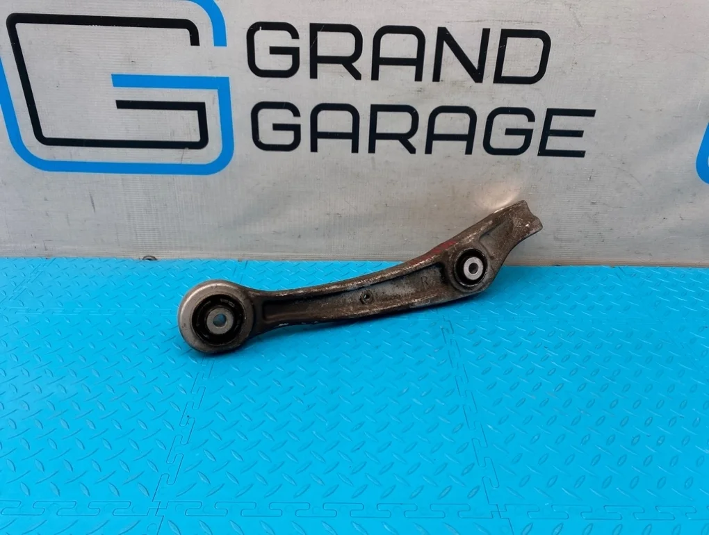 Рычаг Audi A4 2014 8K0407156C B8 CDNB 2.0, передний правый