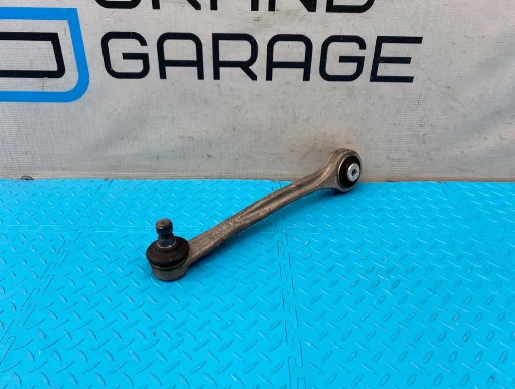 Рычаг Audi A6 2011 8K0407506M C7 CHVA 2.8, передний правый