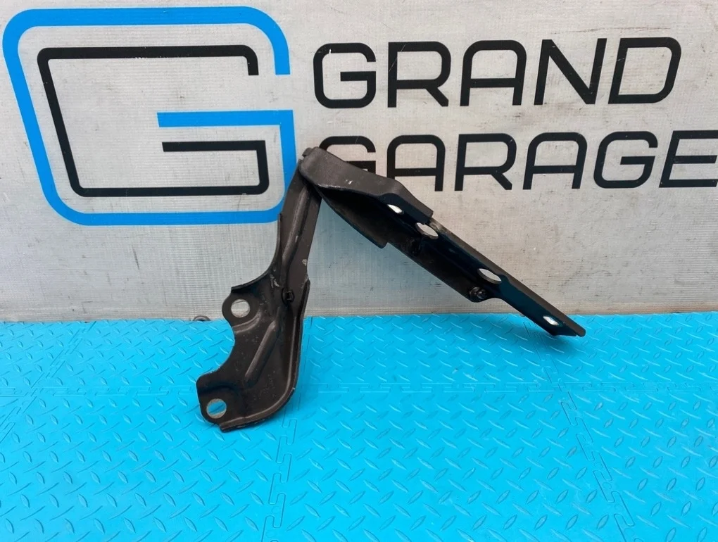 Петля капота Audi A6 2011 4G8823301C C7 CHVA 2.8, левая