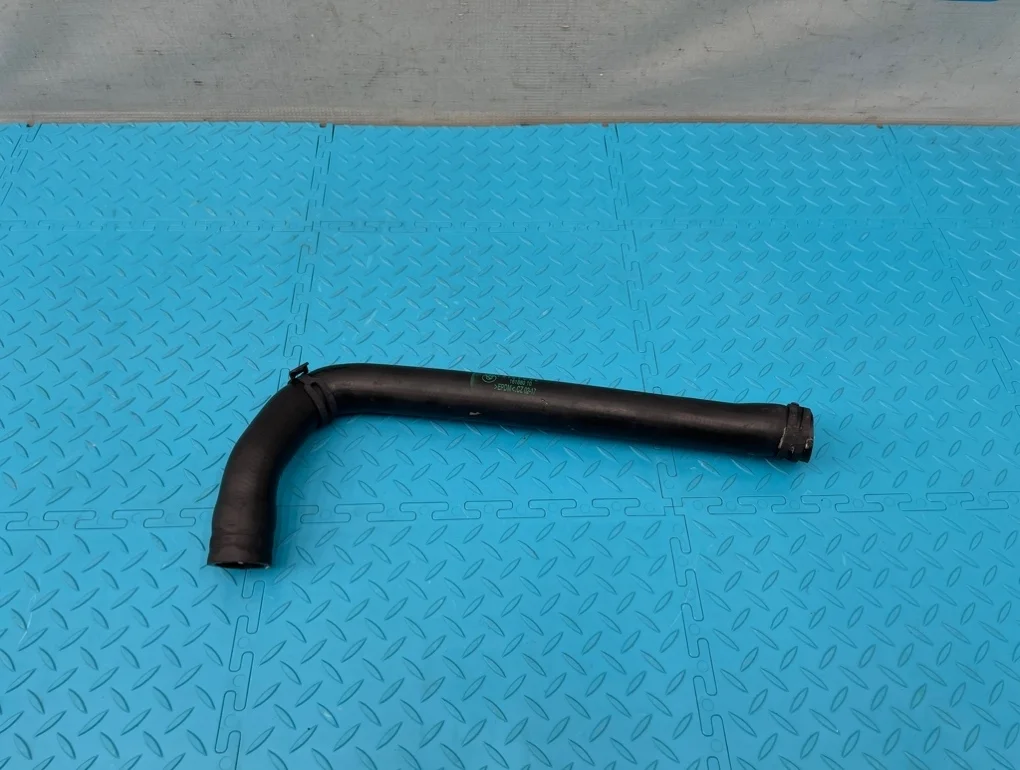 Патрубок охлаждения Bmw 1-Series 2013 11537600586 F20 N13B16A 1.6