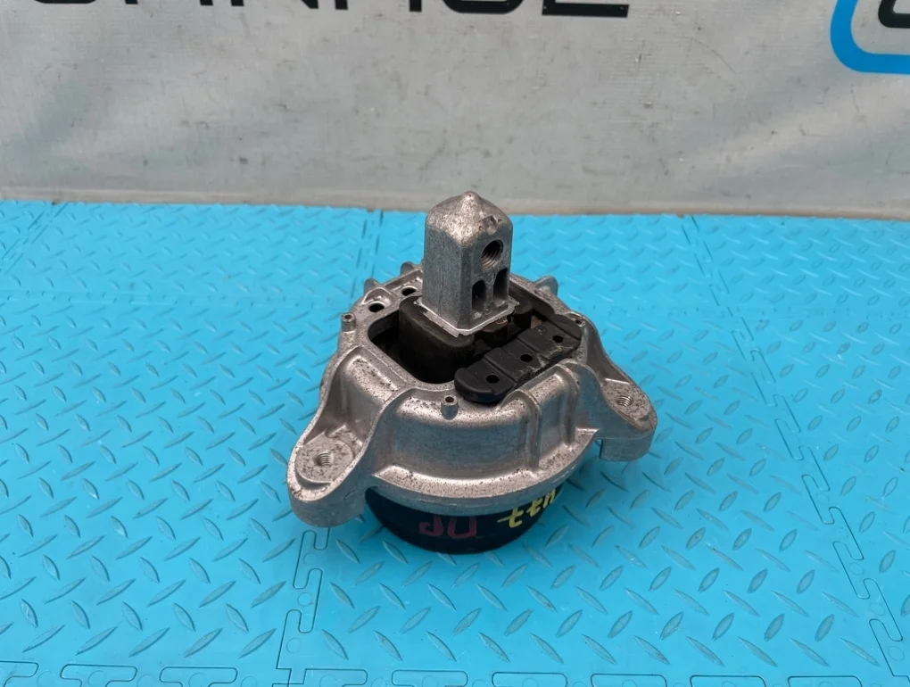 Подушка двигателя Bmw 5-Series 2010 22116786528 F07 N55B30A 3.0, правая