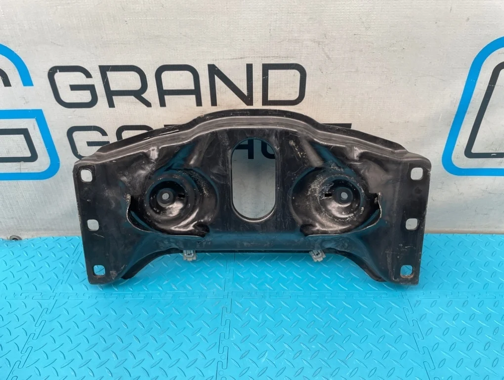 Кронштейн АКПП Porsche Panamera 2010 97037503302 970 M46.20 3.6