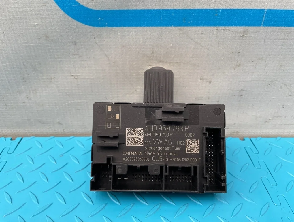 Блок двери Porsche Cayenne 2013 4H0959793P 958 M55.02 3.6, передний правый