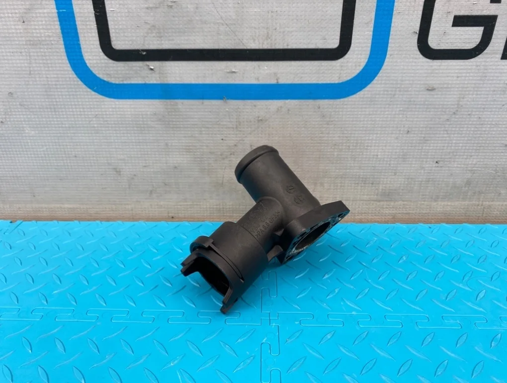 Фланец Audi Q7 2008 03H121133 4LB BHK 3.6