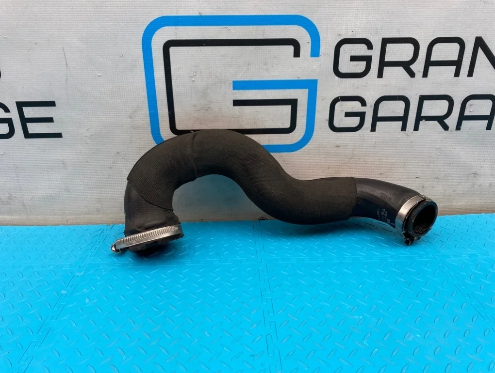 Патрубок интеркулера Audi A4 2014 8K0145738M B8 CDNB 2.0, правый