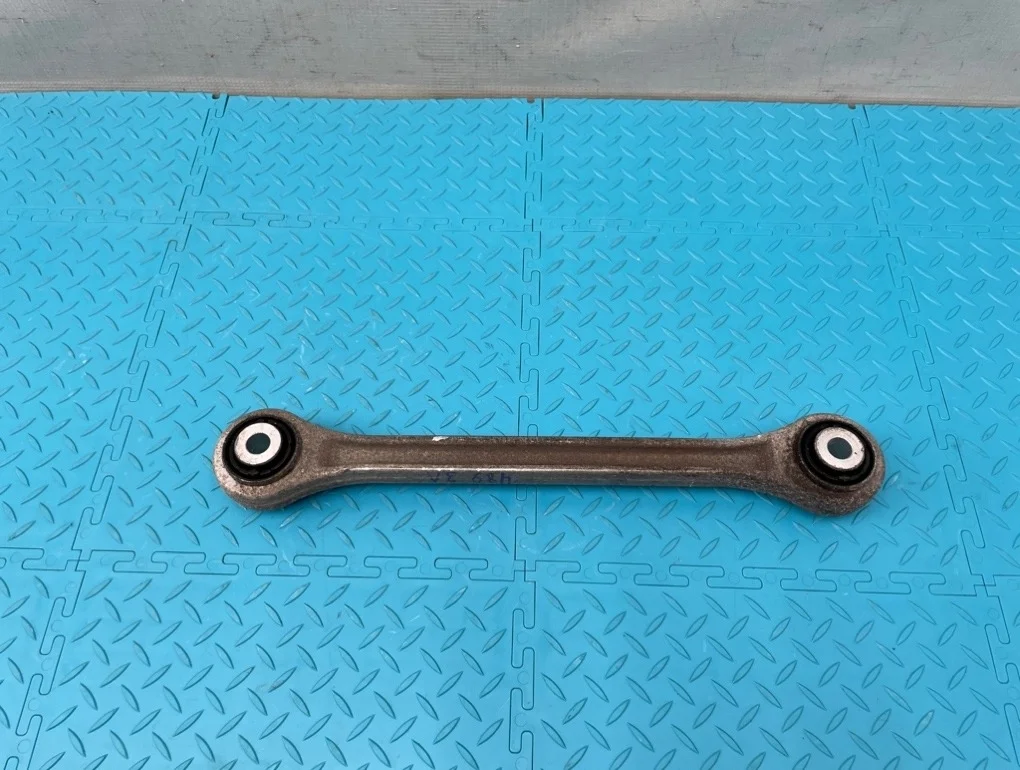 Рычаг Porsche Panamera 2010 97033104300 970 M46.20 3.6, задний