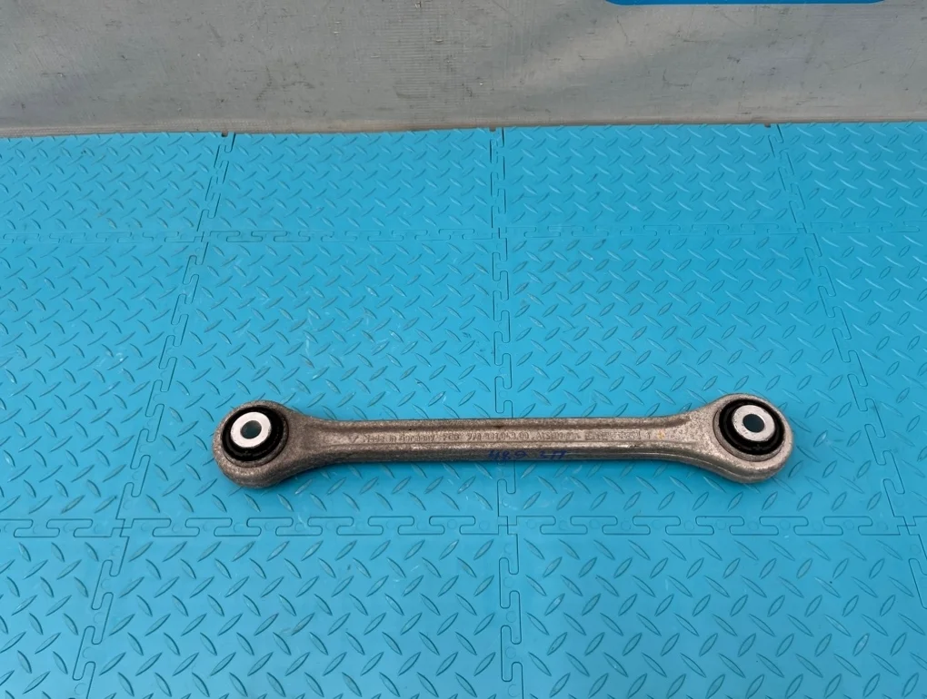 Рычаг Porsche Panamera 2010 97033104300 970 M46.20 3.6, задний