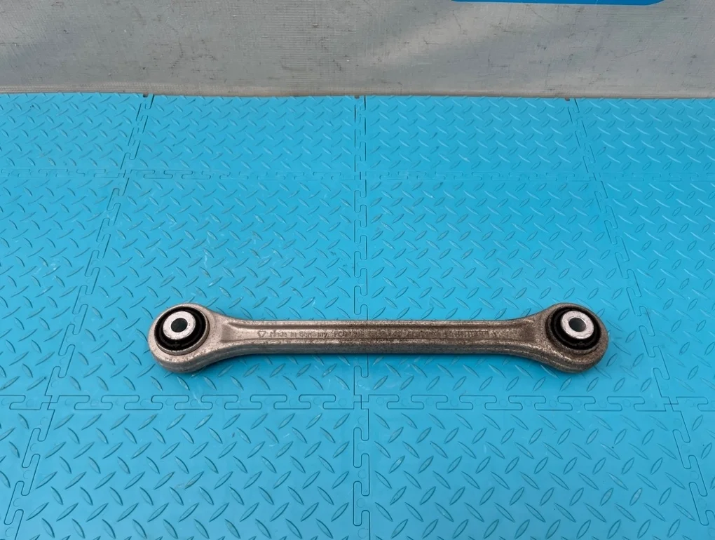 Рычаг Porsche Panamera 2010 97033104300 970 M46.20 3.6, задний