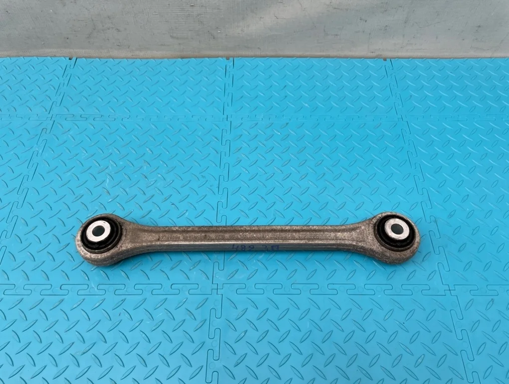 Рычаг Porsche Panamera 2010 97033104300 970 M46.20 3.6, задний