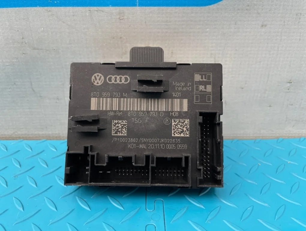 Блок двери Audi A5 2011 8T0959793M 8T CDNC 2.0, передний правый