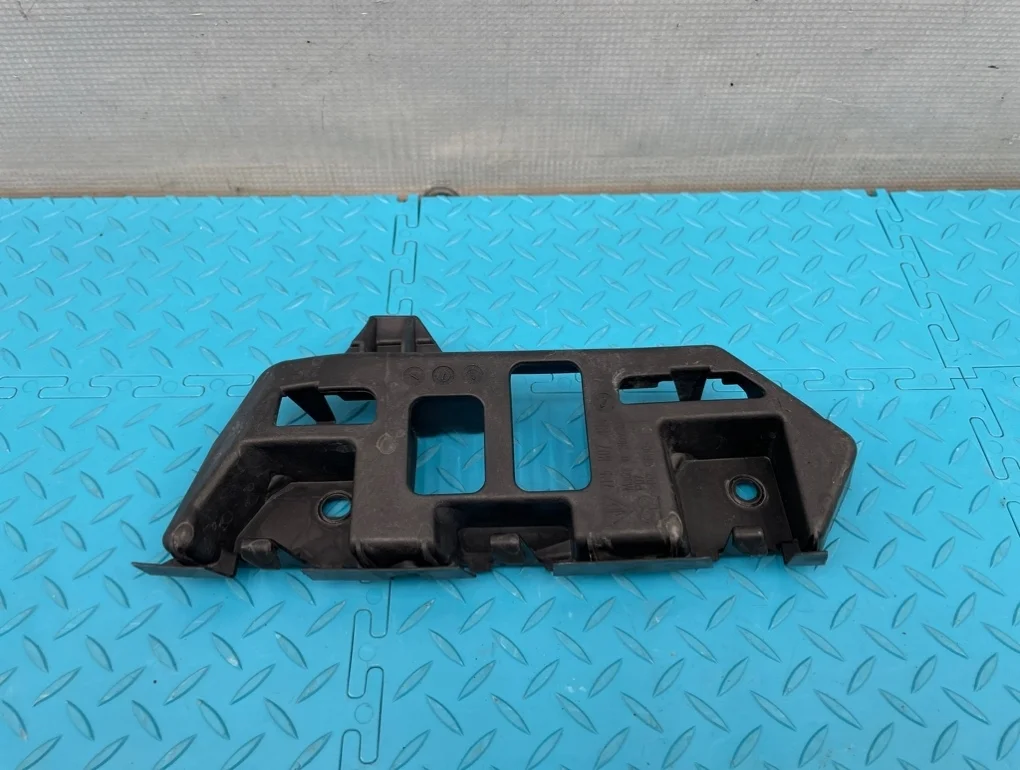 Кронштейн бампера Porsche Cayenne 2013 95850548400 958 M55.02 3.6, задний правый