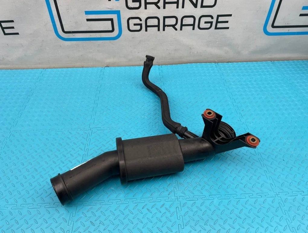 Патрубок интеркулера Mercedes-Benz C-Class 2009 A2710902137 W204 271.950 1.8