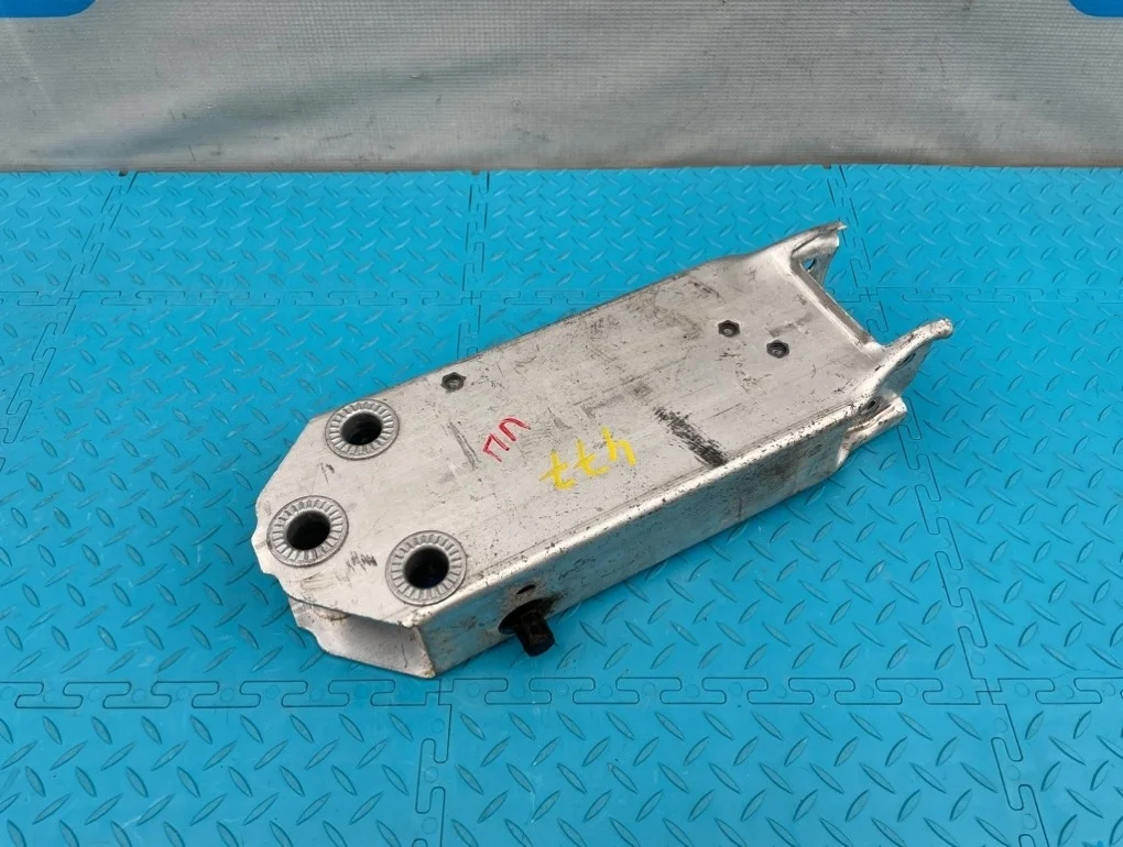 Кронштейн усилителя бампера Bmw 5-Series 2010 51117200741 F07 N55B30A 3.0, передний левый