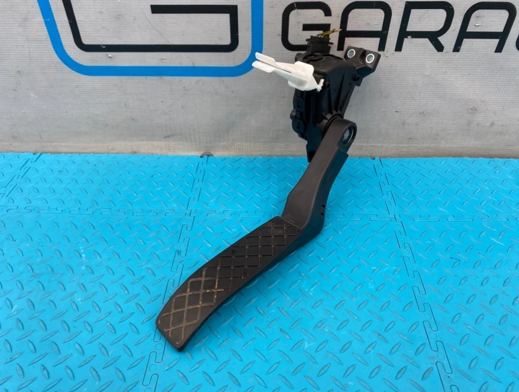 Педаль газа Audi Q7 2011 7L0723507E 4LB CJTC 3.0