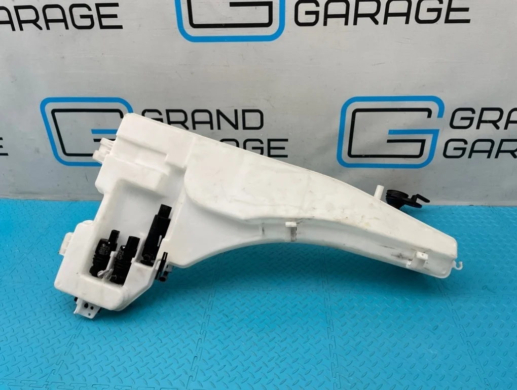 Бачок омывателя Bmw X5 2009 61677161477 E70 N52B30AF 3.0